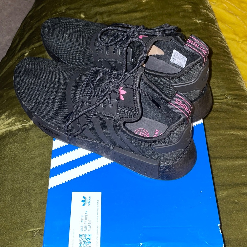 NMD_R1 Primeblue | US 9 | Adidas